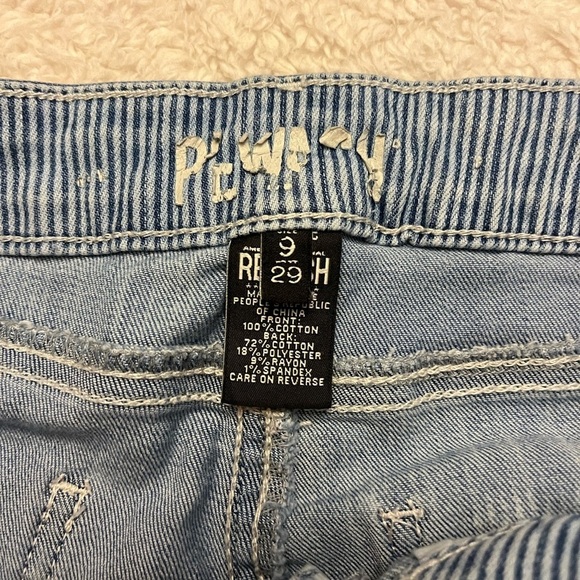 Rewash Jean Short - Picture 2 of 6